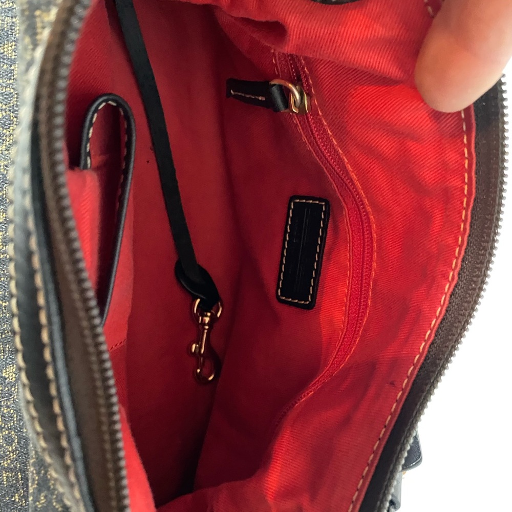 EUC! Dooney & Bourke logo purse - Picture 11 of 12